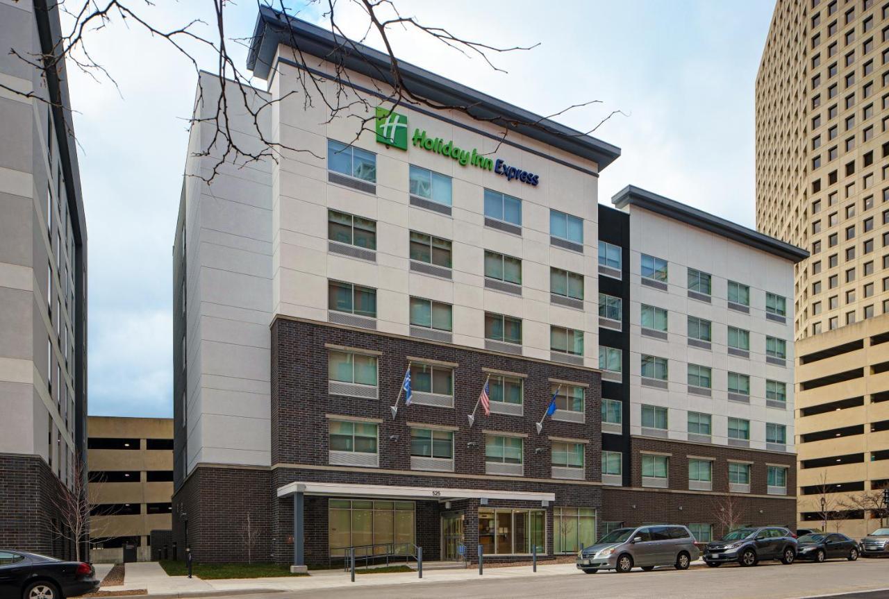 Holiday Inn Express - Milwaukee Downtown By Ihg Dış mekan fotoğraf