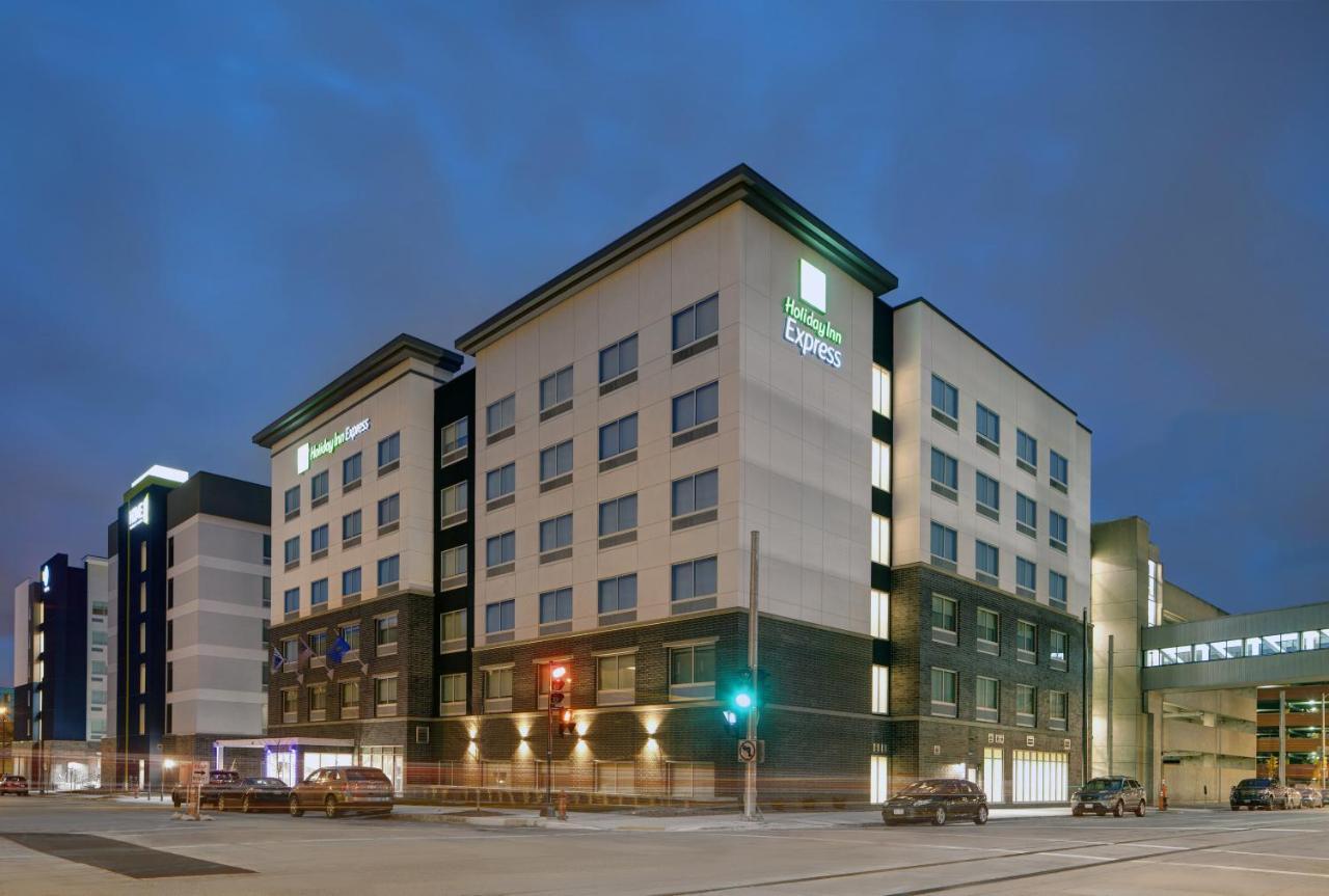 Holiday Inn Express - Milwaukee Downtown By Ihg Dış mekan fotoğraf