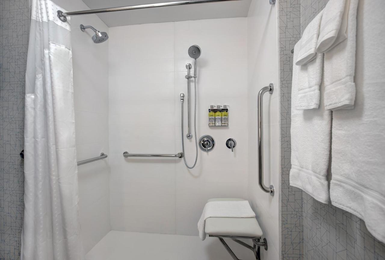 Holiday Inn Express - Milwaukee Downtown By Ihg Dış mekan fotoğraf