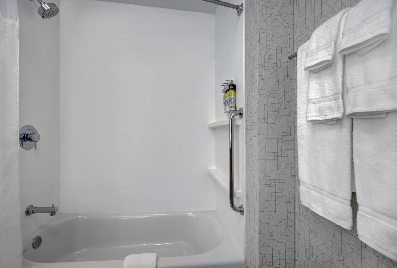 Holiday Inn Express - Milwaukee Downtown By Ihg Dış mekan fotoğraf