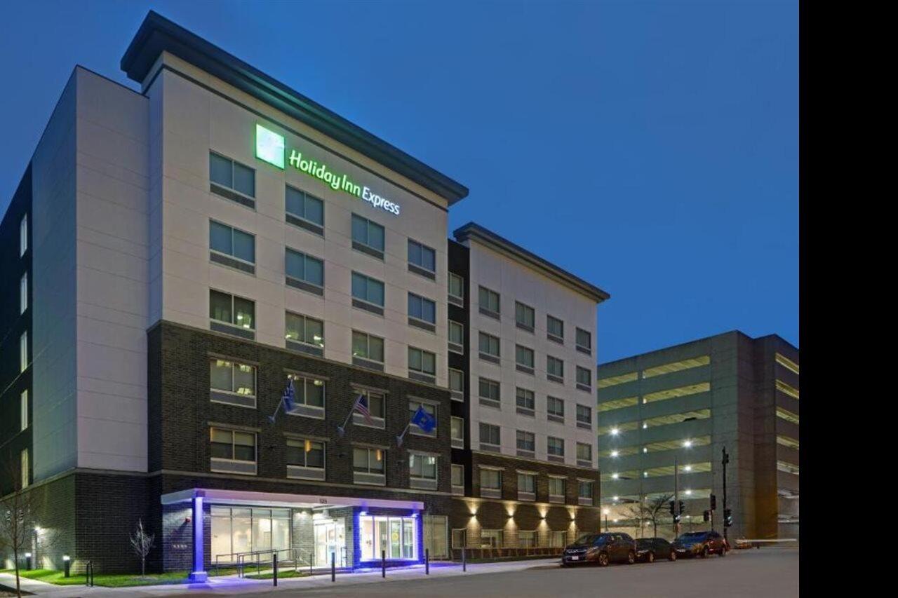 Holiday Inn Express - Milwaukee Downtown By Ihg Dış mekan fotoğraf
